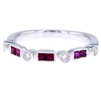 18Kt White Gold Milgrained Square And Round Ruby Diamond Band